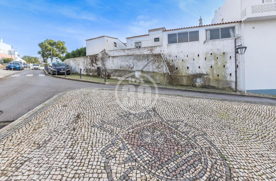 Prédio para Venda em Guia Foto 8