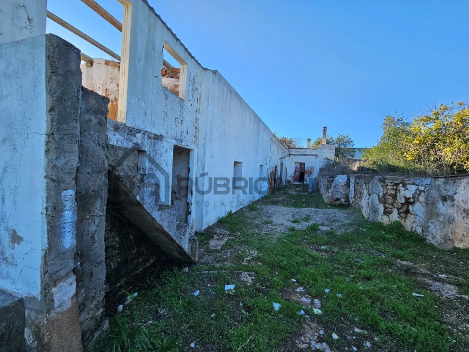 Moradia T5 para Venda em Loule (São Sebastião) Foto 4