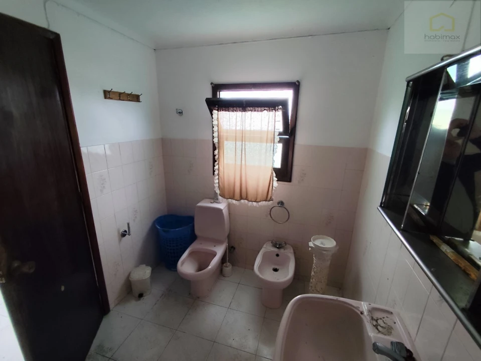 Moradia T3 para Venda em Arrifes Foto 6