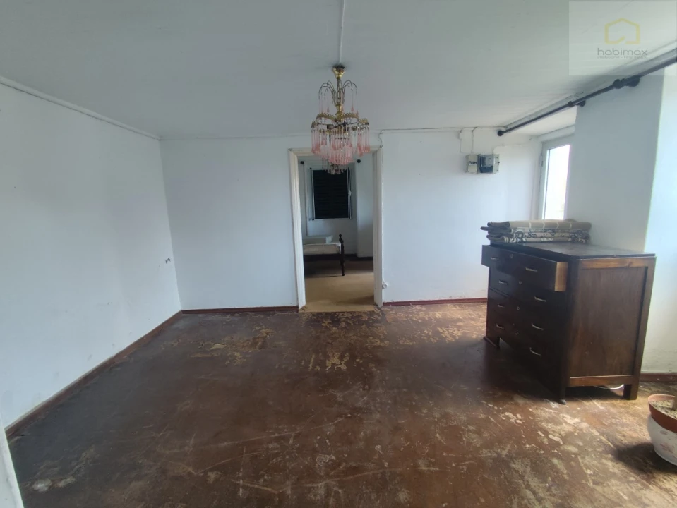 Moradia T3 para Venda em Arrifes Foto 8