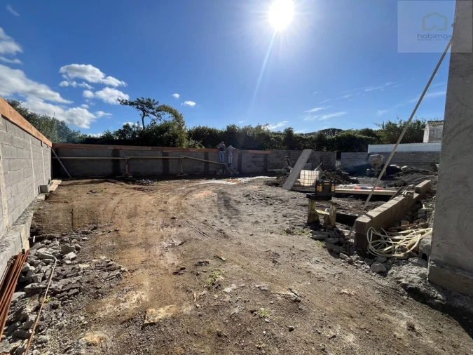 Moradia T3 para Venda em Pico da Pedra Foto 6