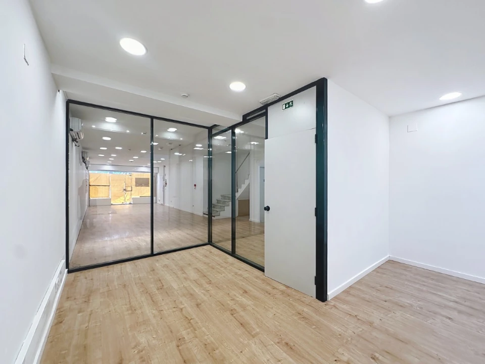 Loja para Arrendamento em Arroios Foto 7