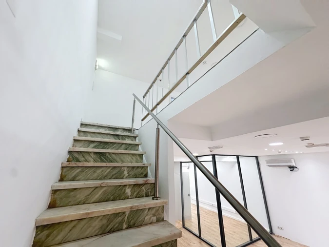 Loja para Arrendamento em Arroios Foto 15