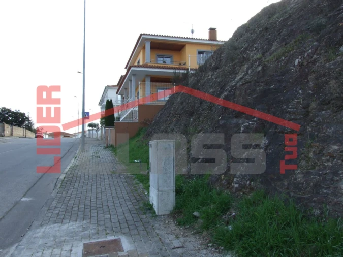 Terreno para Venda em Mirandela Foto 5