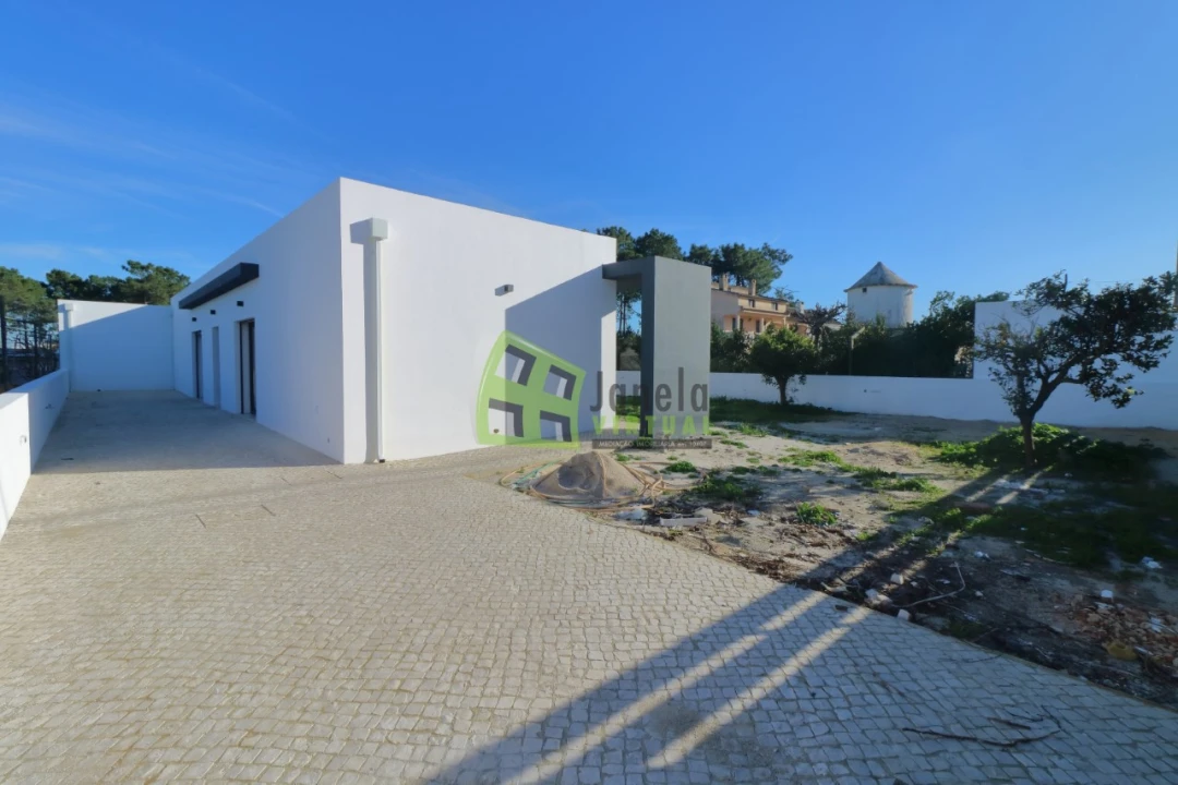 Moradia T3 para Venda em Fernao Ferro Foto 1