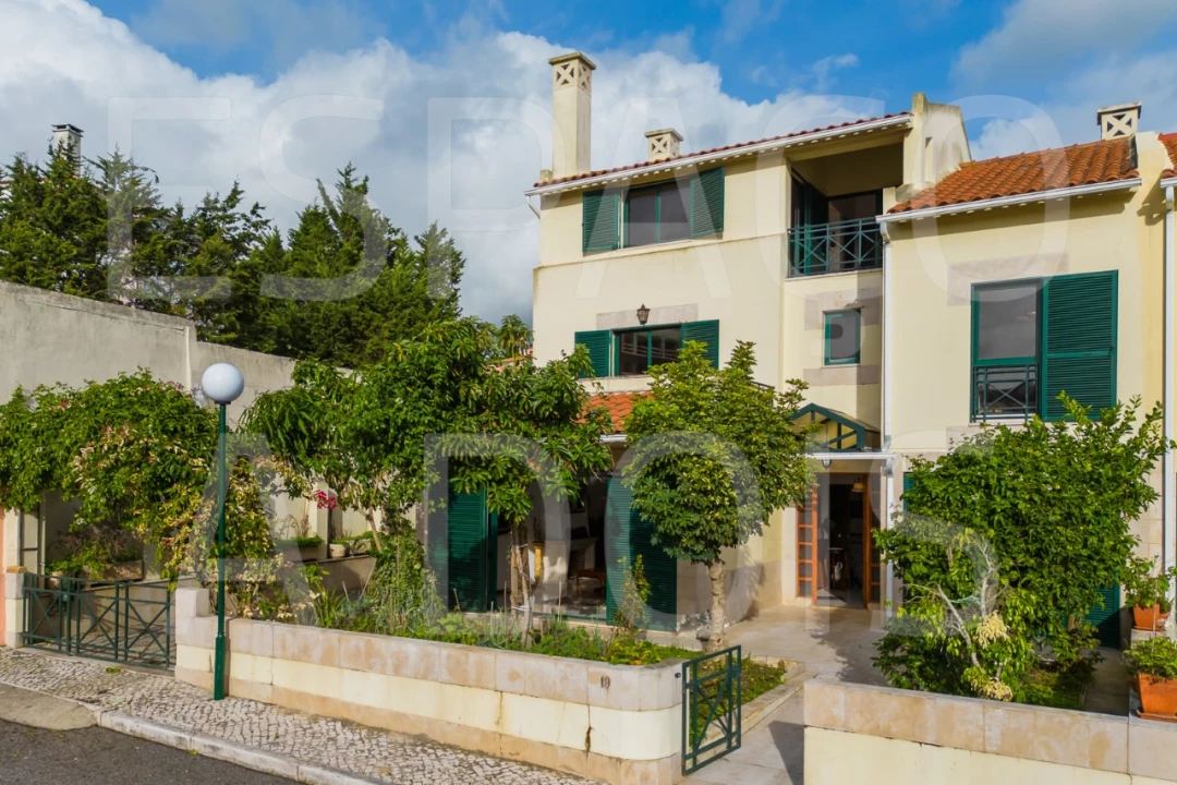 Moradia T5 para Venda em Massamá e Monte Abraão Foto 4