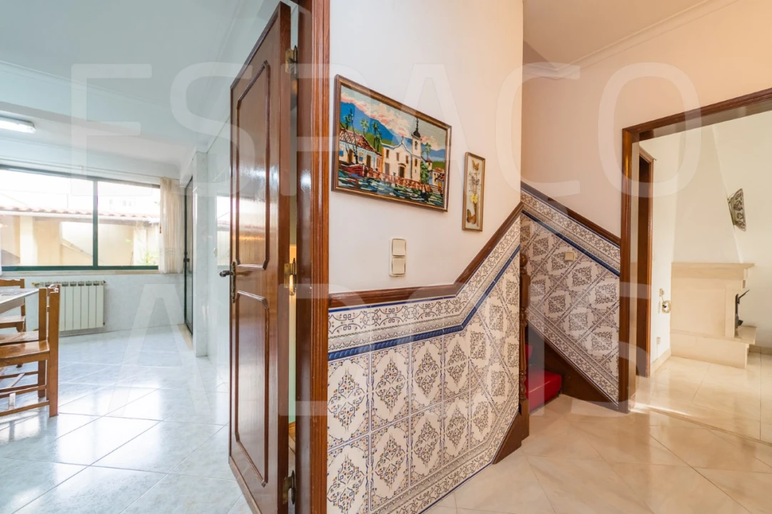 Moradia T5 para Venda em Massamá e Monte Abraão Foto 19