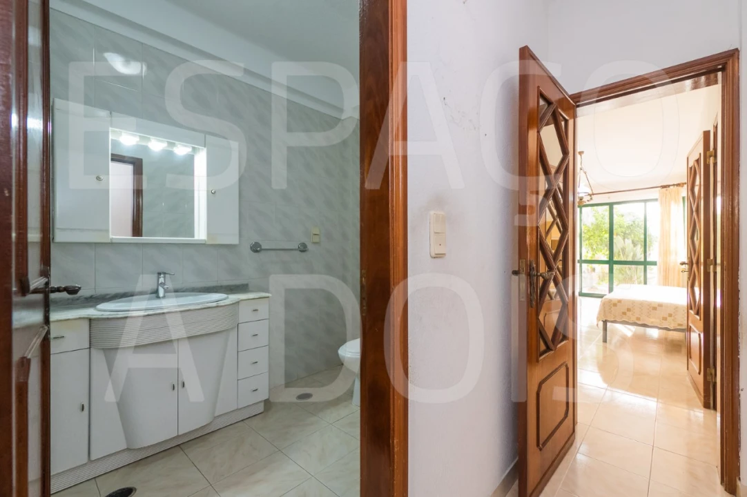 Moradia T5 para Venda em Massamá e Monte Abraão Foto 39