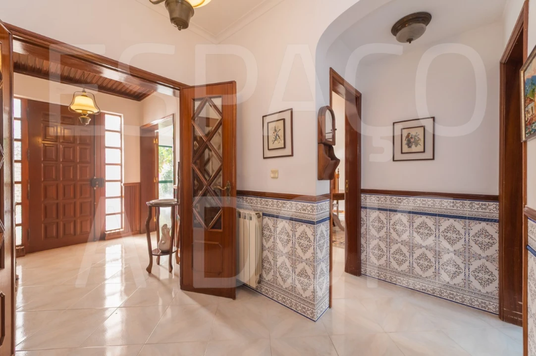 Moradia T5 para Venda em Massamá e Monte Abraão Foto 42