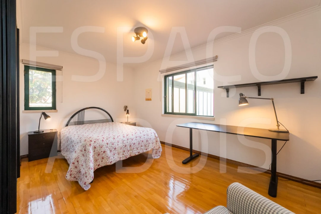 Moradia T5 para Venda em Massamá e Monte Abraão Foto 46