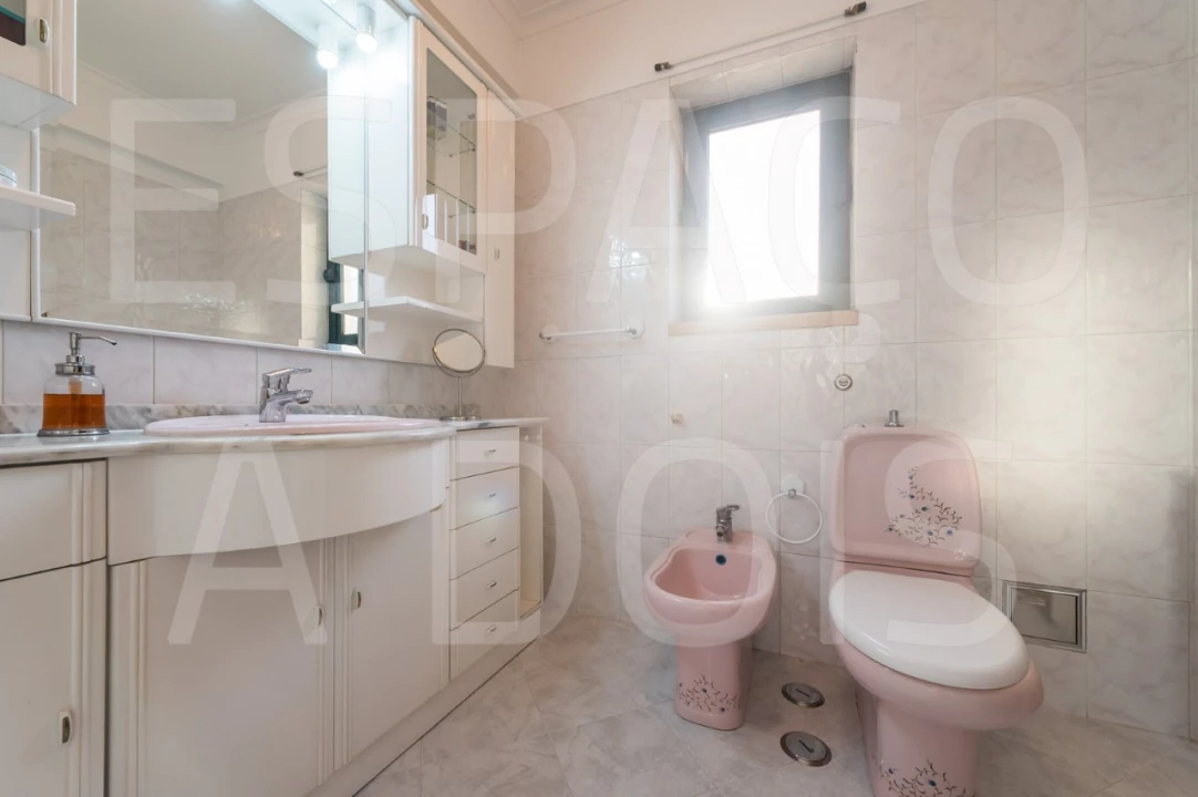 Moradia T5 para Venda em Massamá e Monte Abraão Foto 55