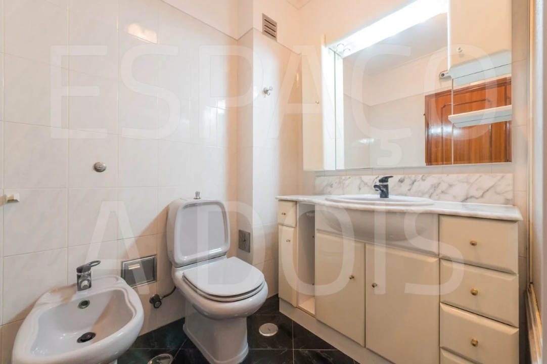 Moradia T5 para Venda em Massamá e Monte Abraão Foto 67