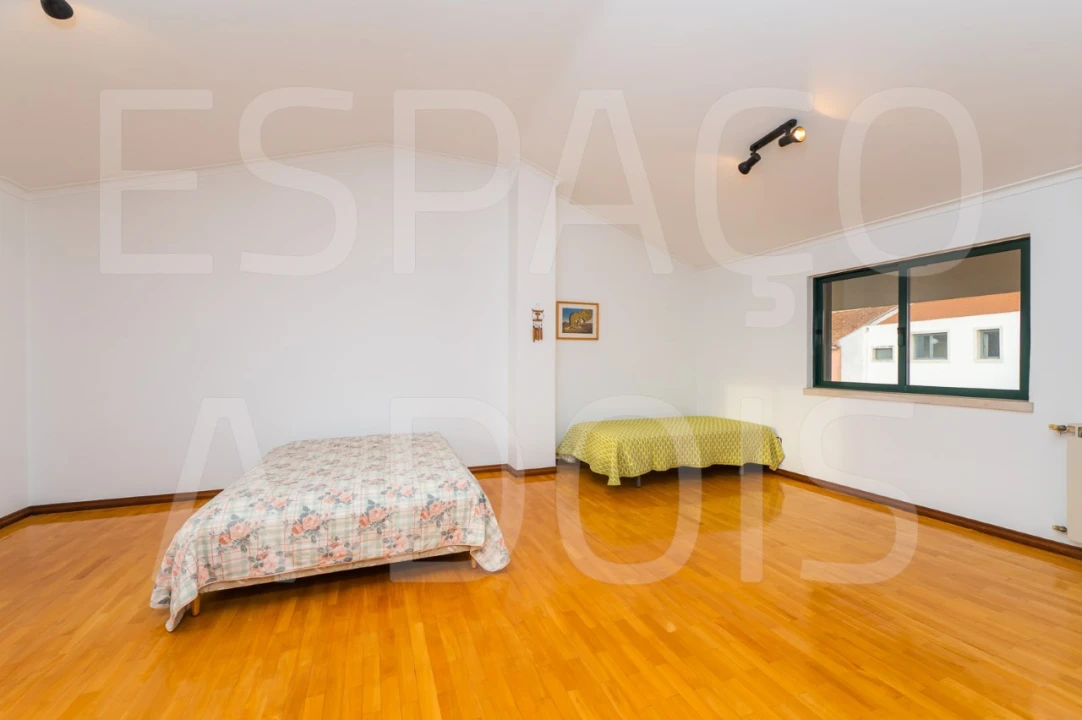 Moradia T5 para Venda em Massamá e Monte Abraão Foto 78