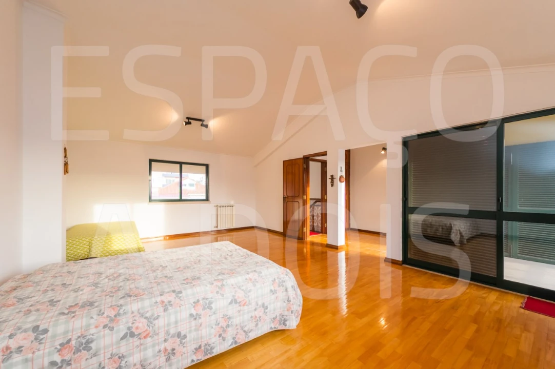 Moradia T5 para Venda em Massamá e Monte Abraão Foto 80