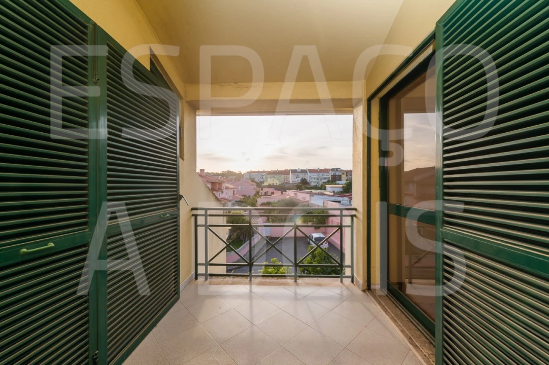 Moradia T5 para Venda em Massamá e Monte Abraão Foto 81