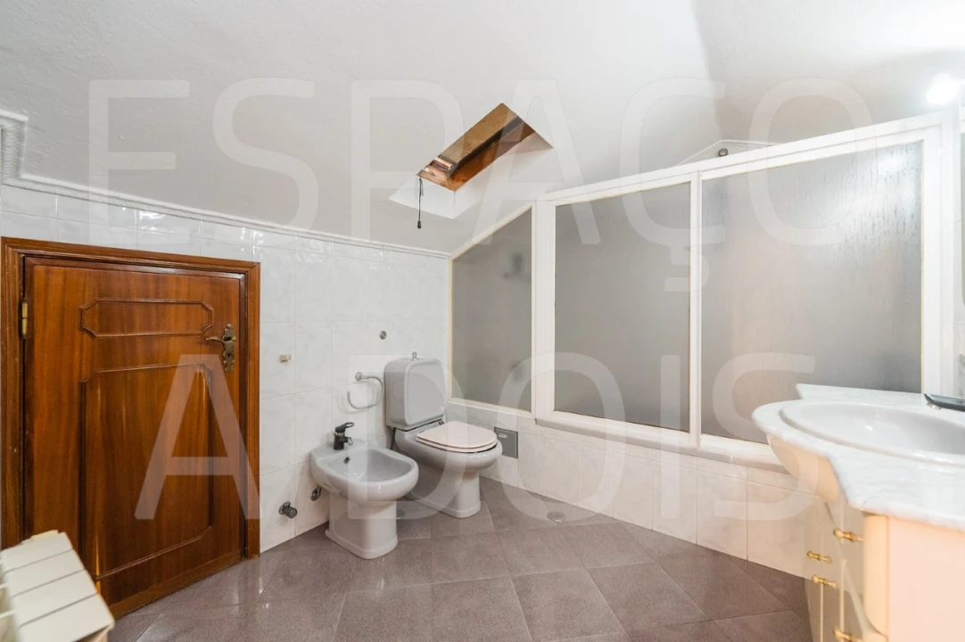 Moradia T5 para Venda em Massamá e Monte Abraão Foto 85