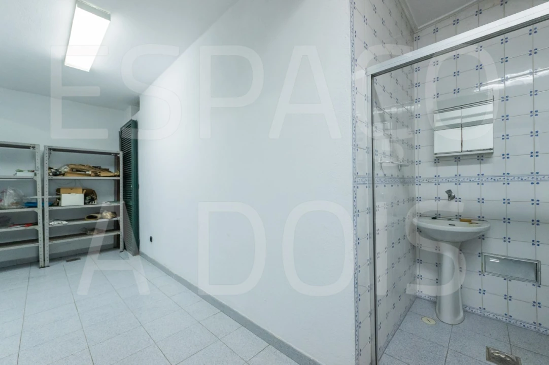 Moradia T5 para Venda em Massamá e Monte Abraão Foto 96