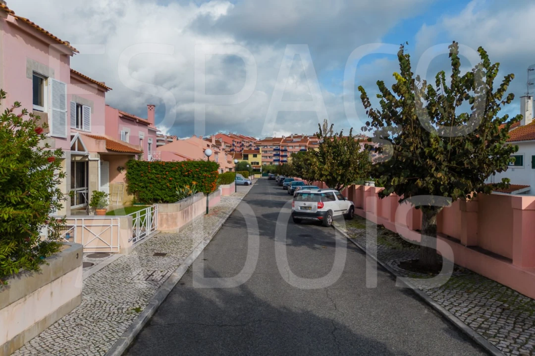 Moradia T5 para Venda em Massamá e Monte Abraão Foto 115