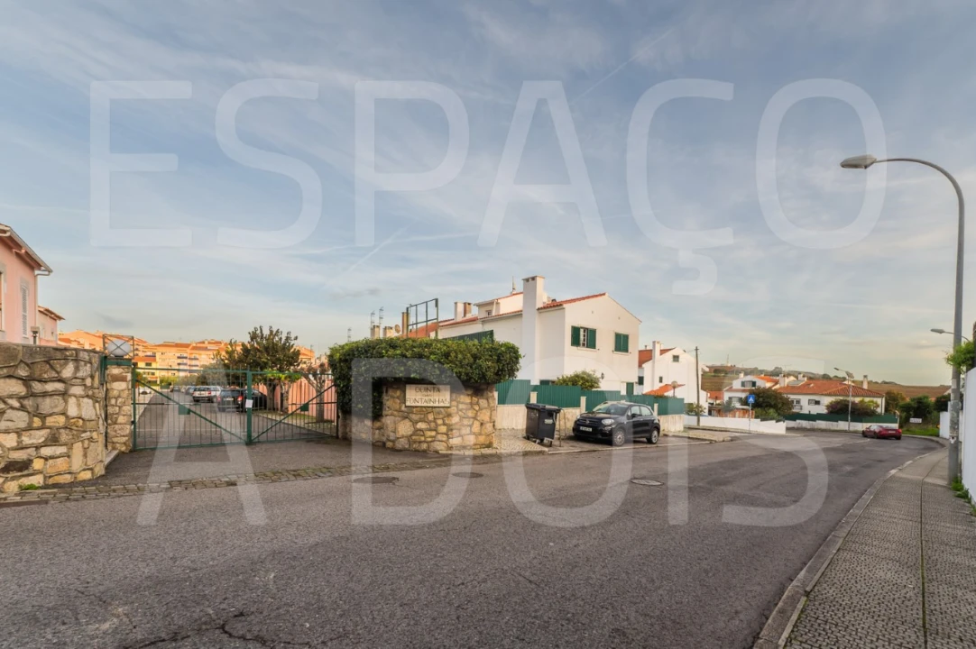 Moradia T5 para Venda em Massamá e Monte Abraão Foto 118