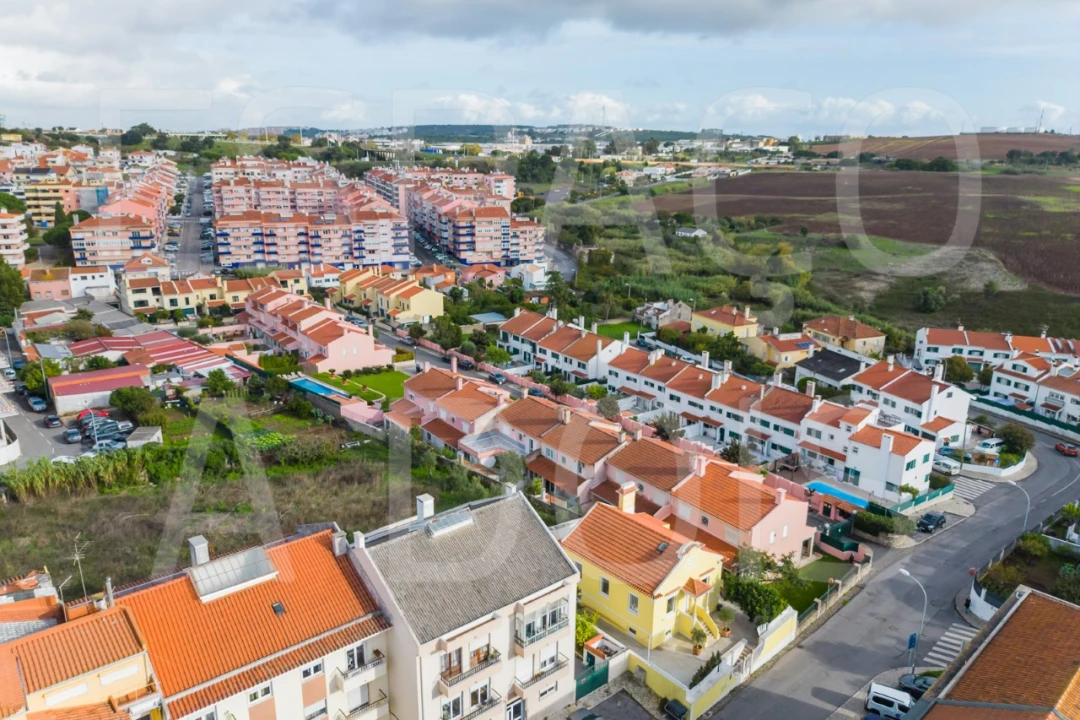 Moradia T5 para Venda em Massamá e Monte Abraão Foto 123