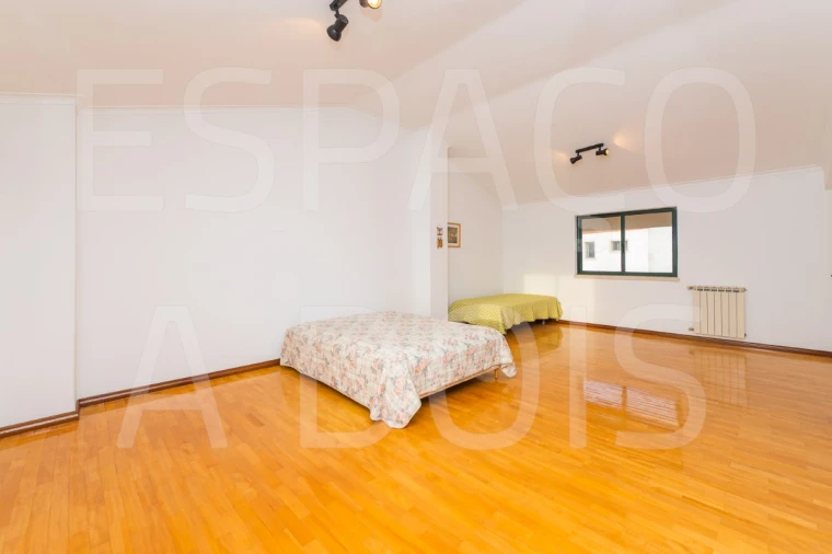 Moradia T5 para Venda em Massamá e Monte Abraão Foto 79