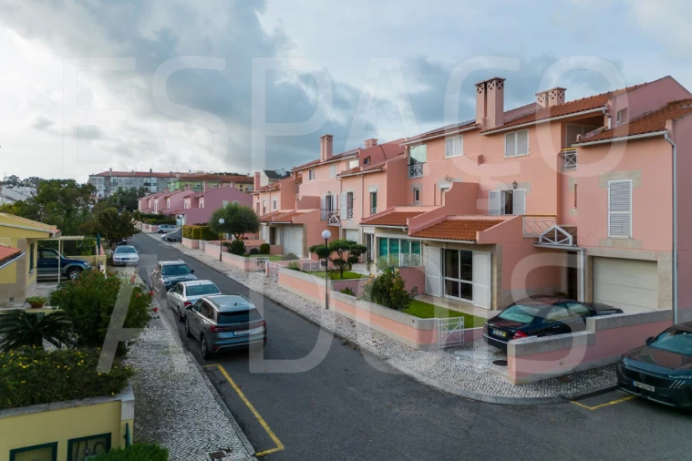 Moradia T5 para Venda em Massamá e Monte Abraão Foto 109