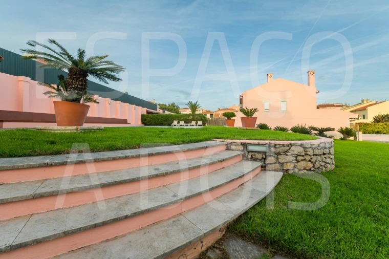 Moradia T5 para Venda em Massamá e Monte Abraão Foto 110