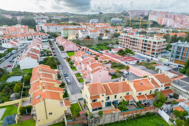 Moradia T5 para Venda em Massamá e Monte Abraão Foto 121