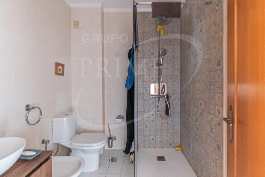 Apartamento T3 para Venda em Mindelo Foto 18