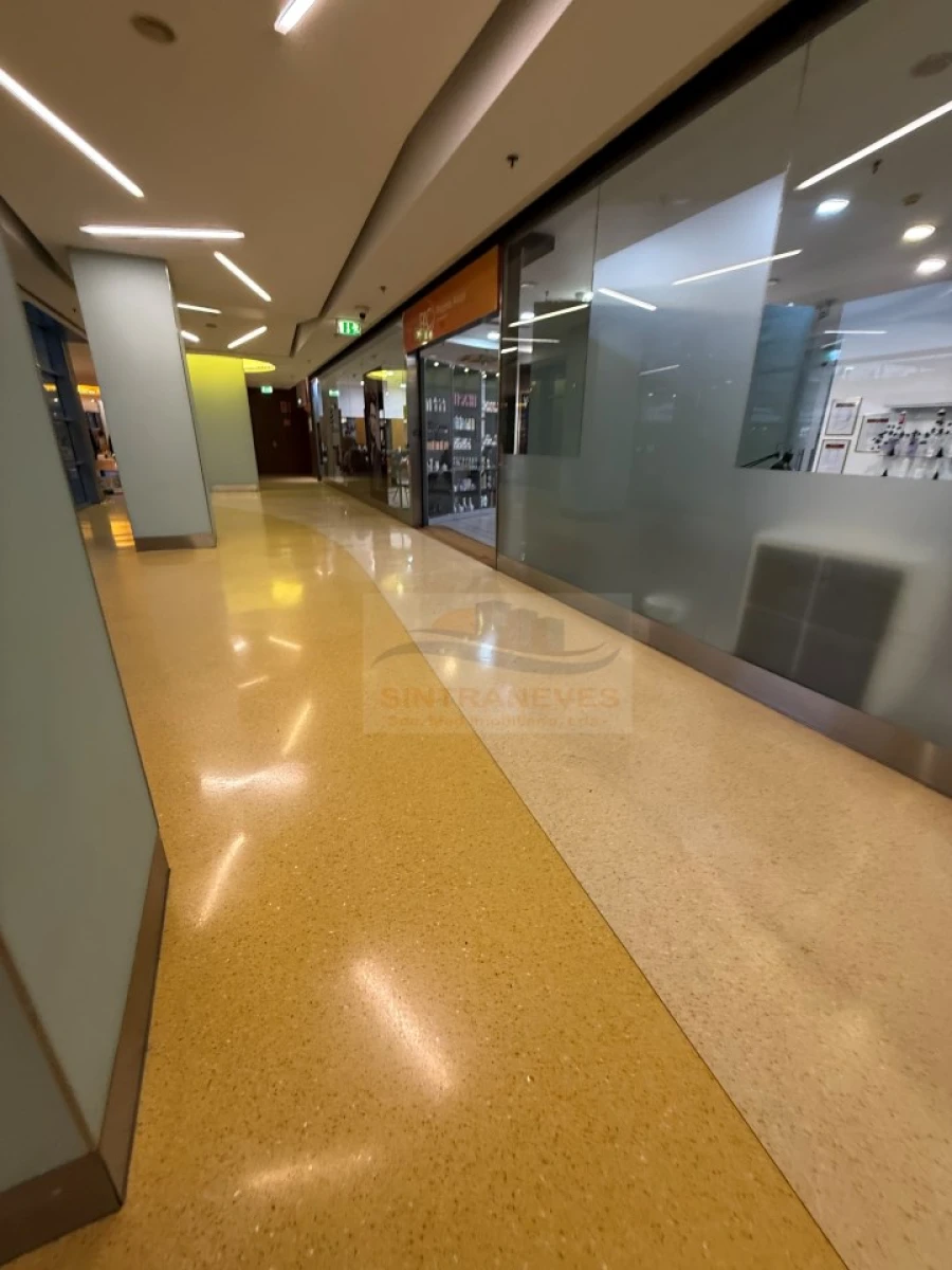 Negócio para Venda em Olivais Foto 1