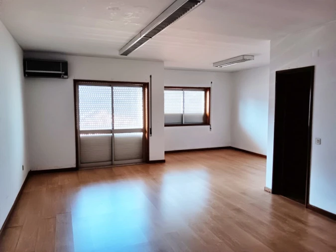 Escritório para Arrendamento em Cidade da Maia Foto 1