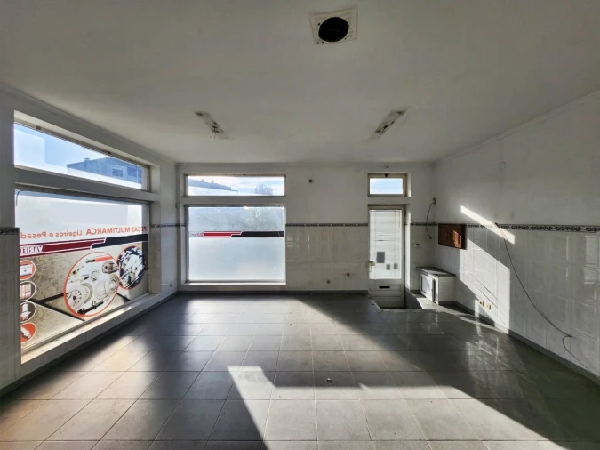 Loja para Venda em Mafamude e Vilar do Paraíso Foto 4