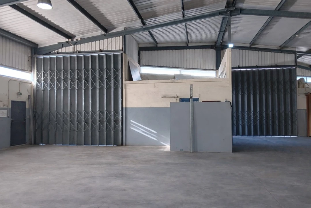 Armazém para Arrendamento em Cidade da Maia Foto 2