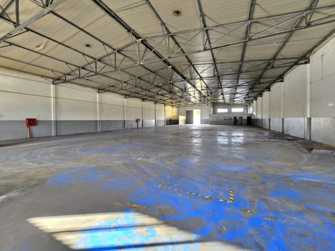 Armazém para Arrendamento em Cidade da Maia Foto 2