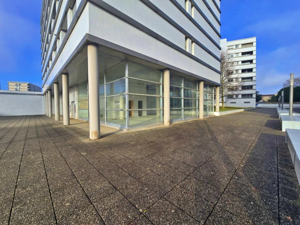 Loja para Venda em Castêlo da Maia Foto 2