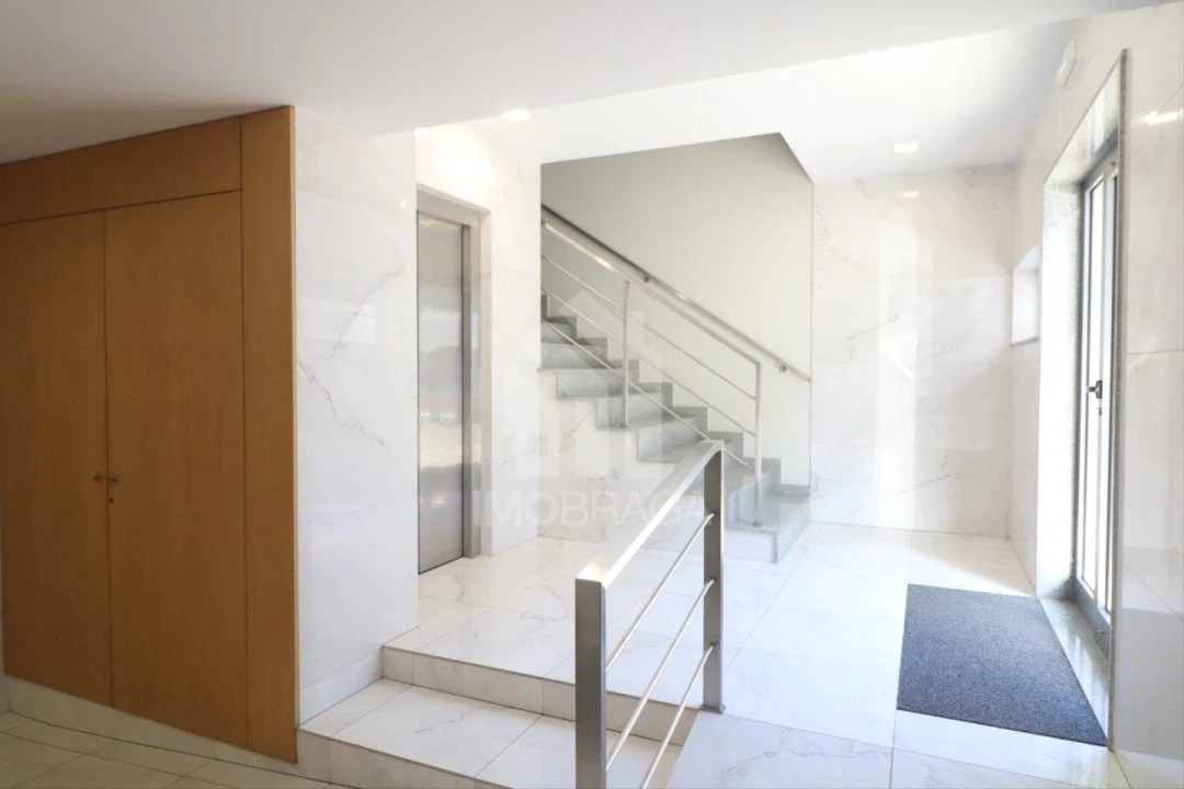 Apartamento T2 para Venda em Gualtar Foto 6