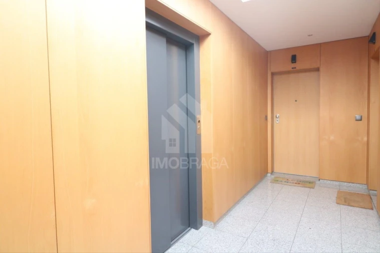 Apartamento T2 para Venda em Gualtar Foto 5
