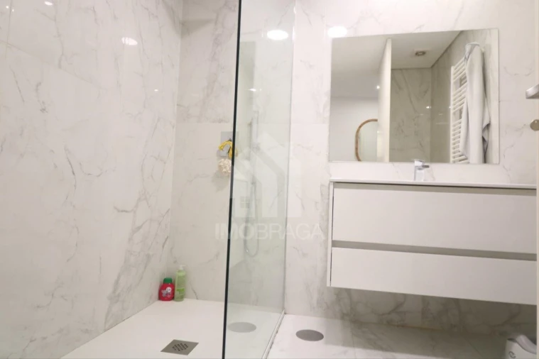 Apartamento T2 para Venda em Gualtar Foto 31