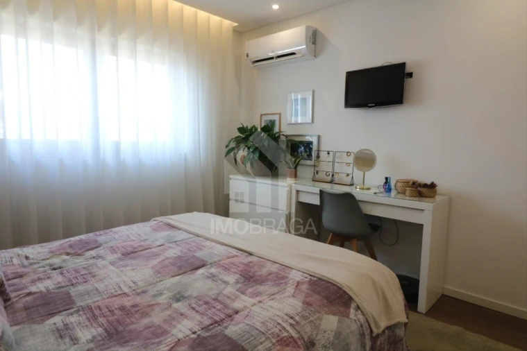 Apartamento T2 para Venda em Gualtar Foto 36