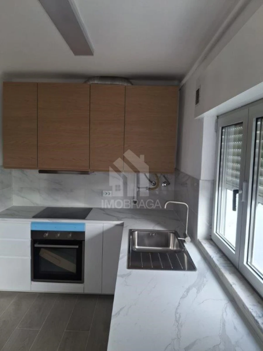 Apartamento T3 para Venda em Portimão Foto 2