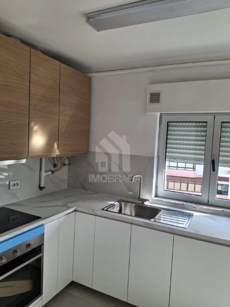 Apartamento T3 para Venda em Portimão Foto 3