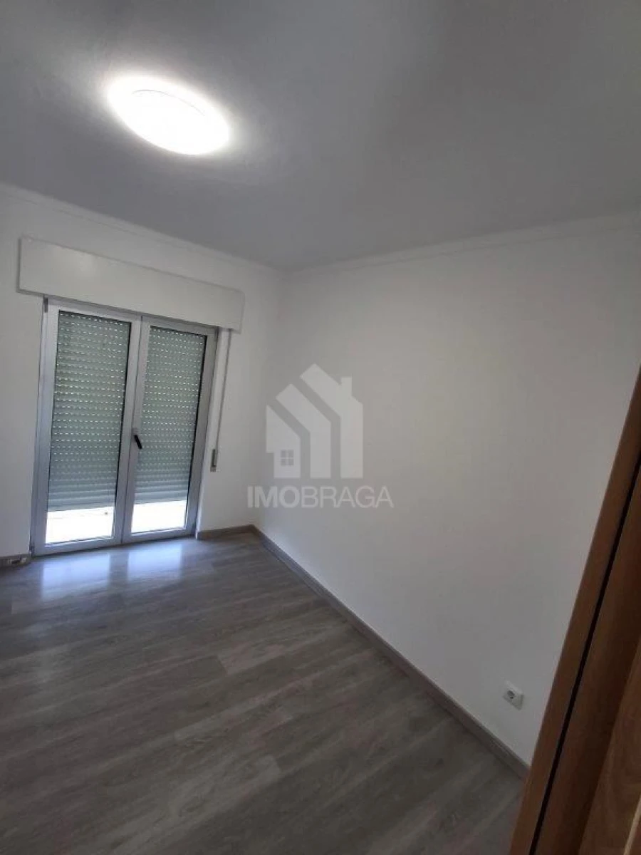 Apartamento T3 para Venda em Portimão Foto 6