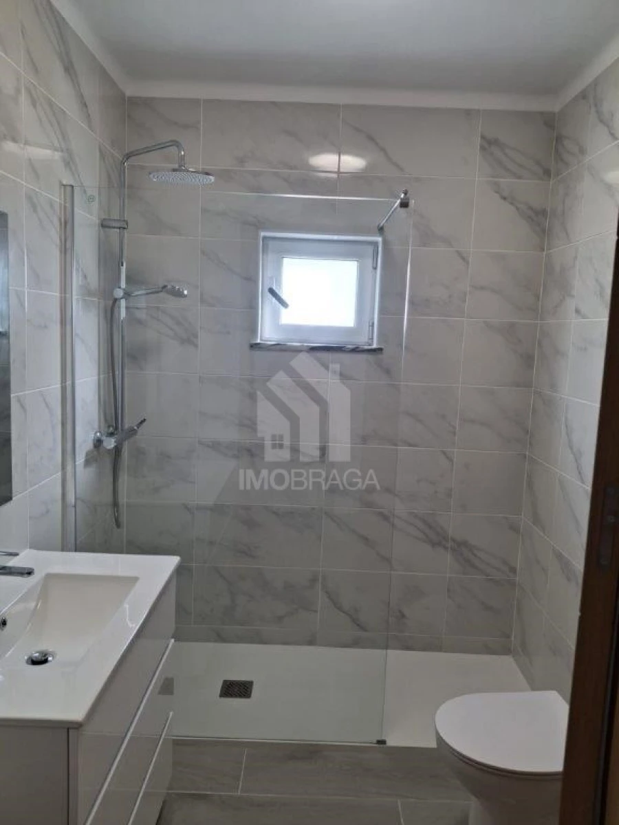 Apartamento T3 para Venda em Portimão Foto 9