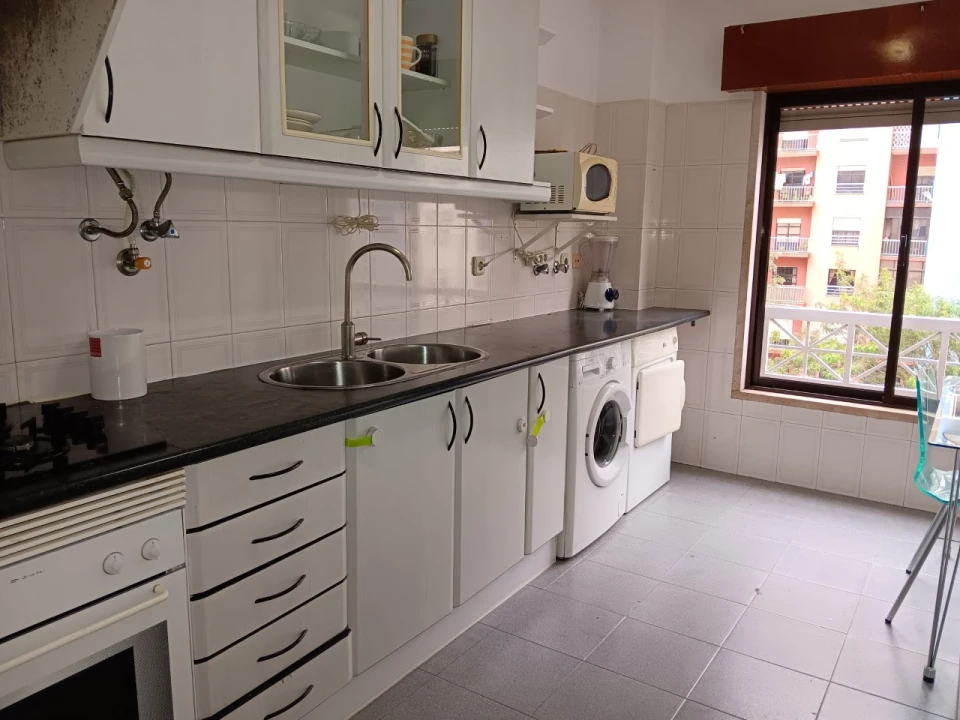 Apartamento T2 para Arrendamento em Algueirão-Mem Martins Foto 2