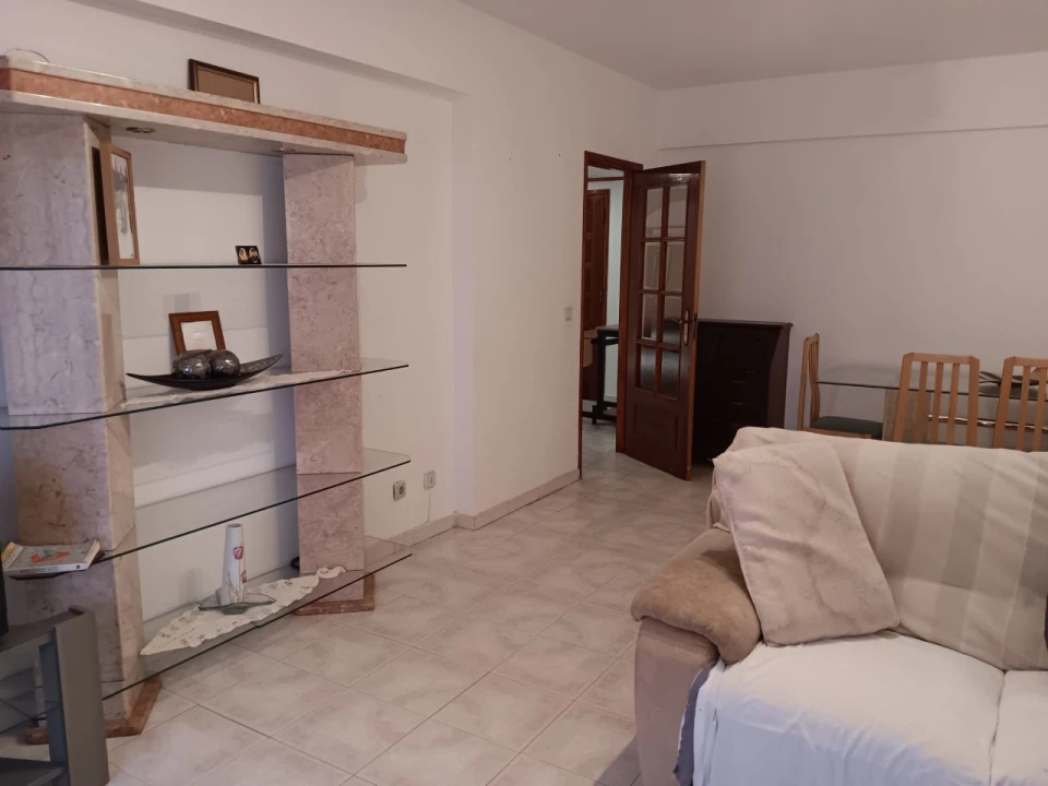 Apartamento T2 para Arrendamento em Algueirão-Mem Martins Foto 11