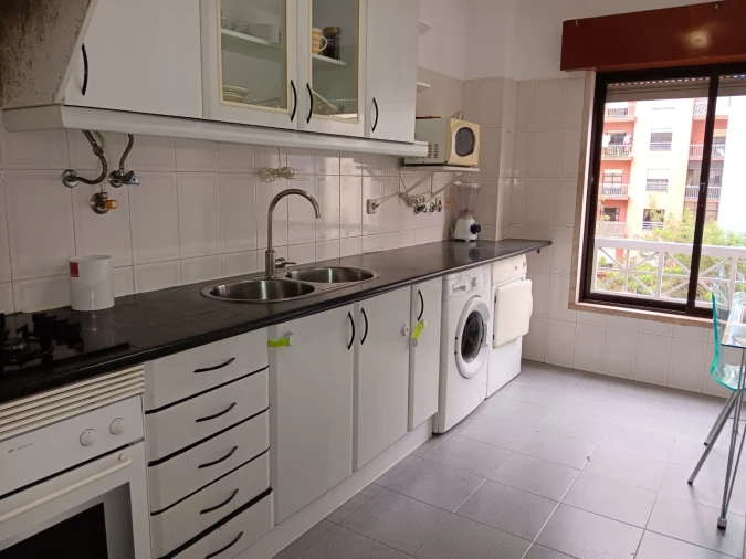 Apartamento T2 para Arrendamento em Algueirão-Mem Martins Foto 2