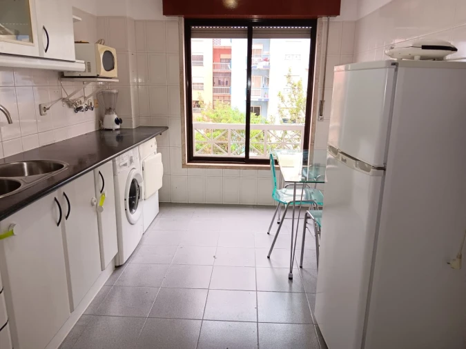 Apartamento T2 para Arrendamento em Algueirão-Mem Martins Foto 7