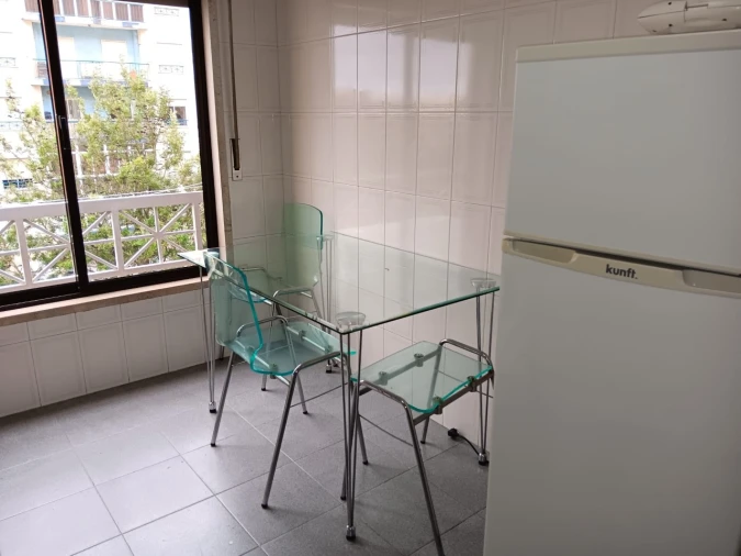 Apartamento T2 para Arrendamento em Algueirão-Mem Martins Foto 8