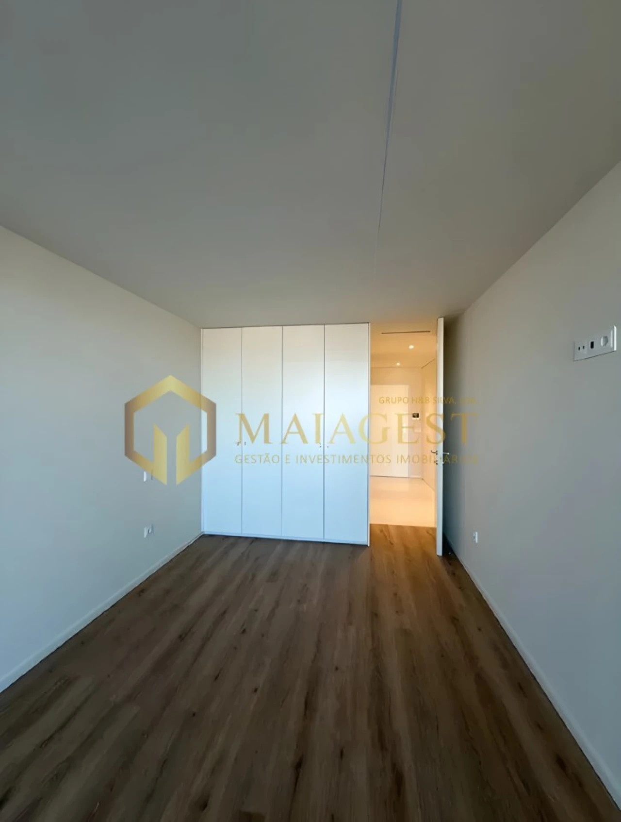 Apartamento T1 para Arrendamento em Madalena Foto 6