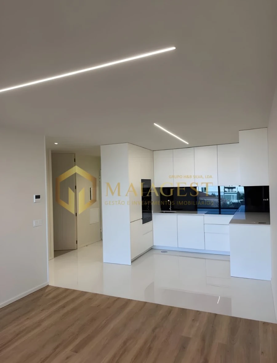 Apartamento T1 para Arrendamento em Madalena Foto 2